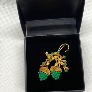 Vintage, jade brooch